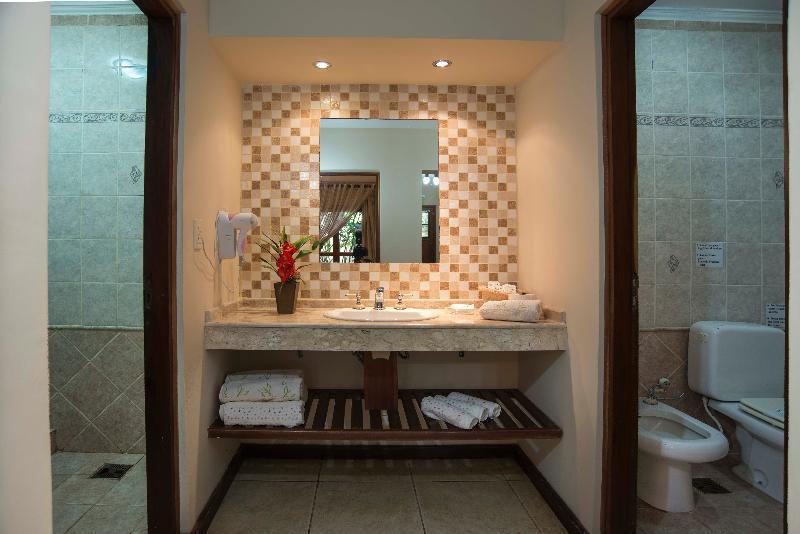 Arami Hotel & Lodge Puerto Iguazú Kültér fotó